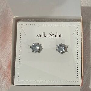 Stella & Dot BNIB Sparkle Stud Earrings